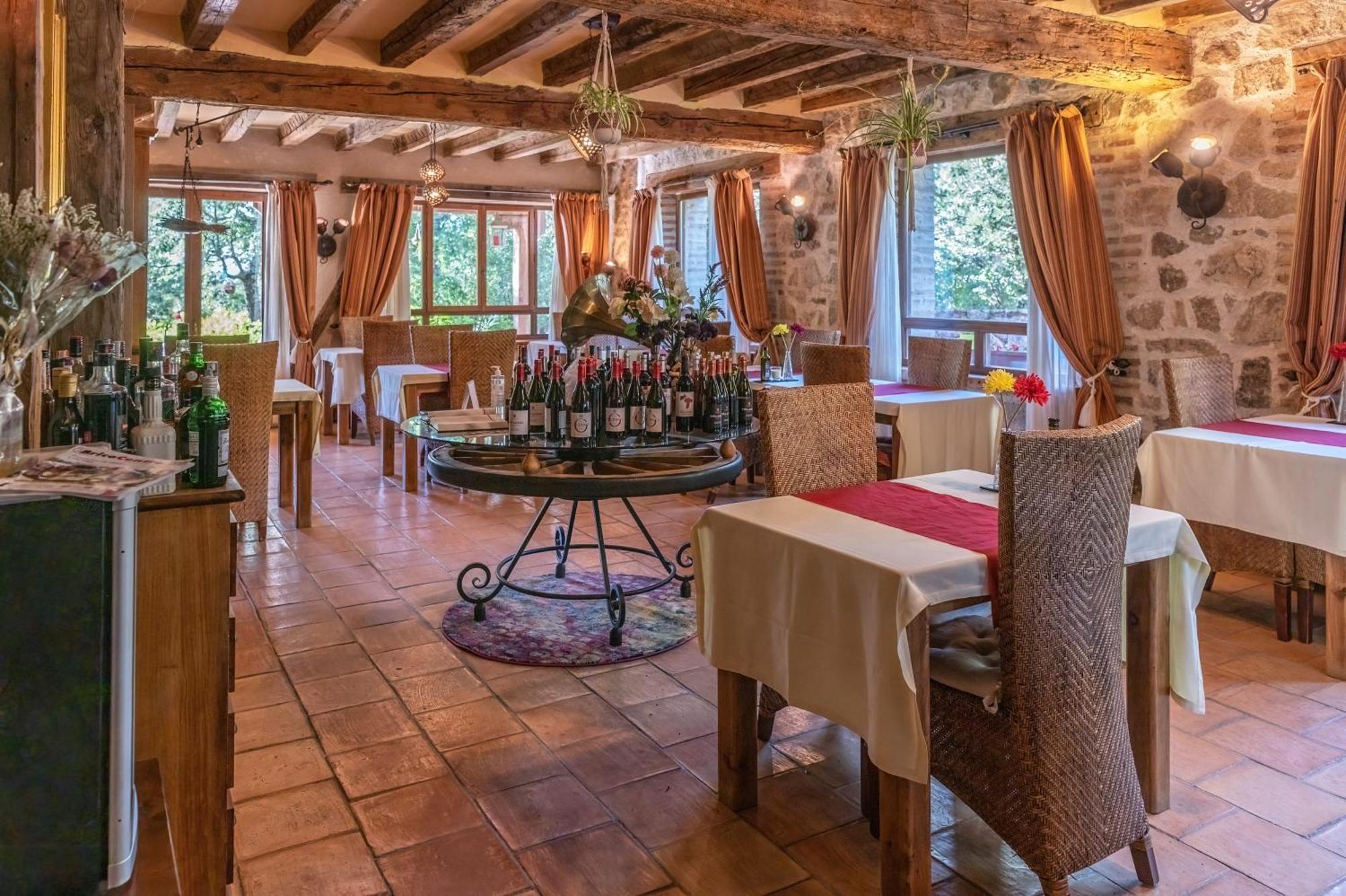 Posada Restaurante Fuenteplateada Кольядо-Эрмосо Экстерьер фото